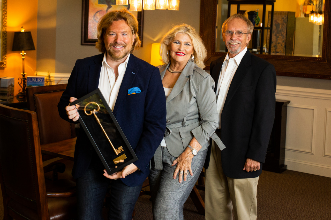 John-Mark Mitchell Honored with “Key To Our Success” Award From Concierge Auctions