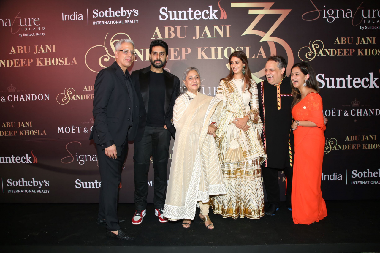 Samir Saran, Abhishek Bachchan, Jaya Bachchan, Shweta Bachchan, Sandeep Khosla and Saudamini Mattu