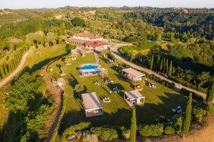Stunning estate with 202 hectares in the heart of Tuscany
