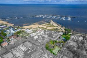 Landmark beachfront compound to build a dream on