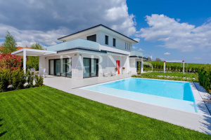 Modern family house, 10 minutes from Margaret Island