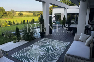 Luxury villa with garden, pool, panoramic view