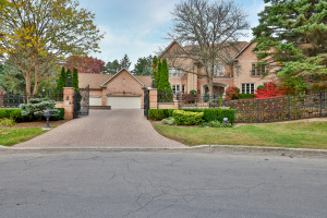 Exquisite Gated Residence On Hyde Park Circle