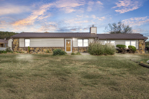Exceptional Equine property with multiple homes.