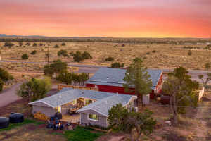 Grand Canyon Getaway on 2 Acres with 2 Homes