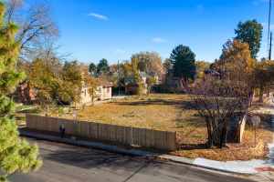 Vacant lot in the heart of the Park Hill!