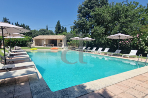 Exceptional Property With Swimming Pool And Pool House In Saumane De Vaucluse