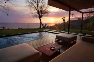 Surfers Dream Home With Epic View