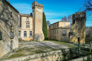 Vers-Pont-du Gard  -  An exceptional over 400-hectare estate