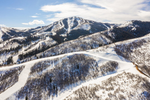 Ski In Estate Lot With Incredible Views And An On Site Deer Valley Chairlift