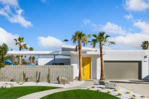 Exceptional custom Brian Foster Designs home, minutes from downtown Palm Springs