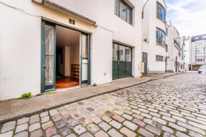 Paris 14th District –  A superb 3-bed period property