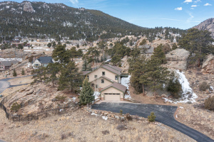 Beautiful Estes Park Home And Lot Adjacent To Mary's Lake