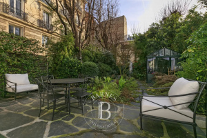 Paris 17 - Villa des Ternes - House with garden - Very rare