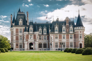 Sole Agent - Loire Valley /Sologne - 2 hours from Paris. A truly remarkable M...