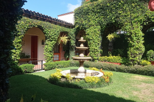 Casa estilo hacienda en Rancho Cortes