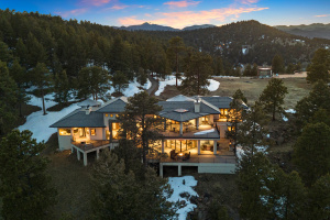 This High-End Custom Property Oozes Luxury Mountain Living!!!