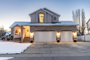 Beautiful Two-Story Home On A Great Lot In West Jordan