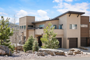 Stunning Mountain Modern Savvy & Sophisticated North Evergreen Home