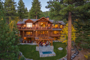 Stunning Mountain-Style Estate with Breathtaking Lake Views