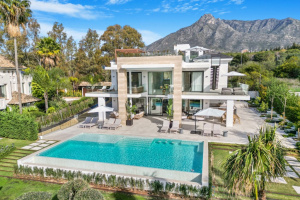 Stunning Modern Villa for Sale in Marbella Golden Mile