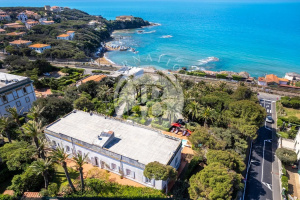 Elegant Historic Residence With Pool And Sea Views In Castiglioncello