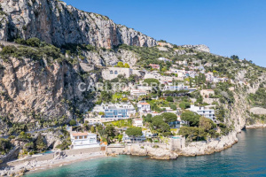 Exquisite Luxury Villa with Breathtaking Sea Views near Monaco