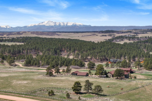 Breathtaking views of Pikes Peak and the Front Range!