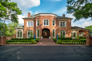 Exquisite Higginbotham-built home nestled in the prestigious Town and Country