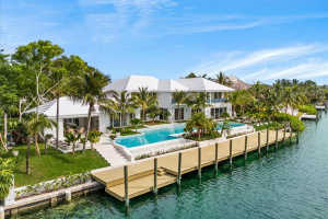 Newly Renovated Immaculate Canal Front Mansion in Lyford Cay