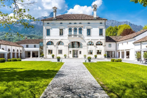 Wonderful Venetian Villa Surrounded By The Dolomites