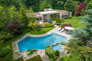 8 Rolling Hill Road, Old Westbury, NY, 11568