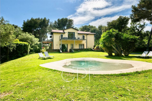 Villa for Sale in Andora (SV) w/ Garden and Pool