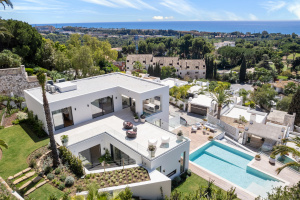 Modern Style Villa for Sale in Marbella East, Marbella