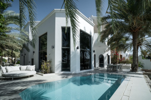 Beautifully Upgraded Villa | Direct Private Beach