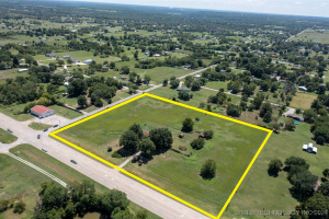 Premier 8.05 +/- acre corner lot at 116th St N & 177th E Ave in Owasso