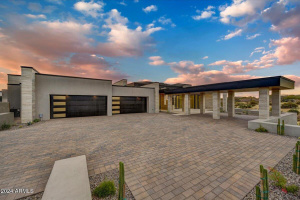 North Scottsdale, Arizona: New Build on 2.65 Acres with Mountain Views