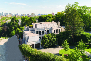 Architecturally Significant Casa Loma Estate