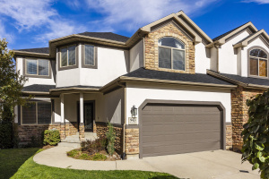 Upscale Townhome with Sweeping Valley and Mountain views