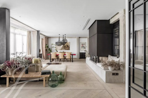 Luxury refurbishment in a building with only one flat per floor