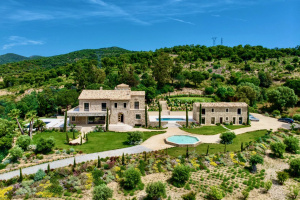 SAINTE-MAXIME - Exceptional historic property on 5 hectares with panoramic se...