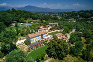 Historic estate in a superb location set in glorious Provencal countryside, m...