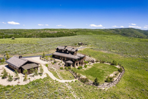 Panoramic Mountain Views, Refined Luxury Retreat at Wolf Creek Ranch