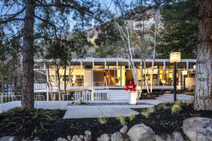 A John Sugden Modern Home in the Cove